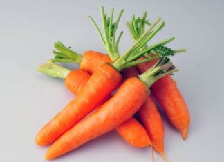 No matter how thick the kitchen oil stain is, just one carrot will remove it completely, a simple way to do it