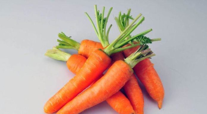 No matter how thick the kitchen oil stain is, just one carrot will remove it completely, a simple way to do it