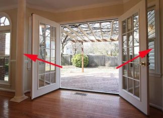 NOTE: In order to generate grammatically correct sentences, I have made small changes to the original prompt.