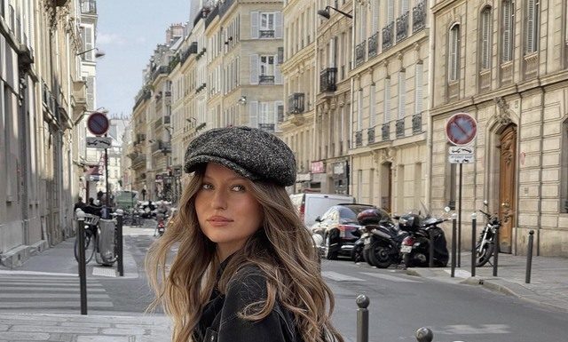 Refresh your look with the most stylish vintage accessories this fall/winter.