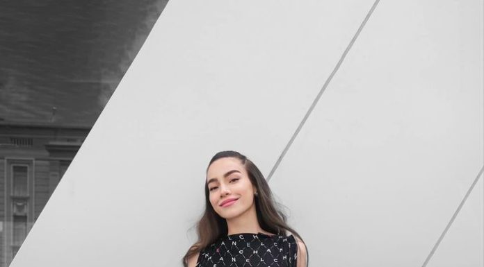 Vietnamese Beauties Master the Art of Turning Scarves into High-end, Classy, and Stylish Outfits