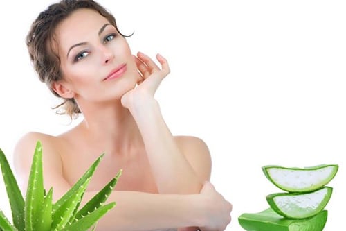 4 Ways to Enhance Your Beauty Using Common Ingredients to Reduce Scarring, Dark Spots, and Speed Up Skin Recovery