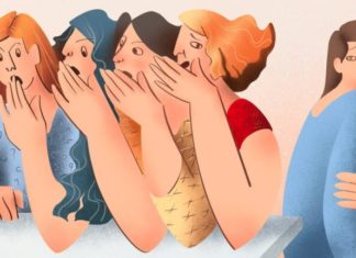 3 Types of Colleagues Who Love Gossip: Especially Type 2, Stay as Far as Possible for Peace of Mind