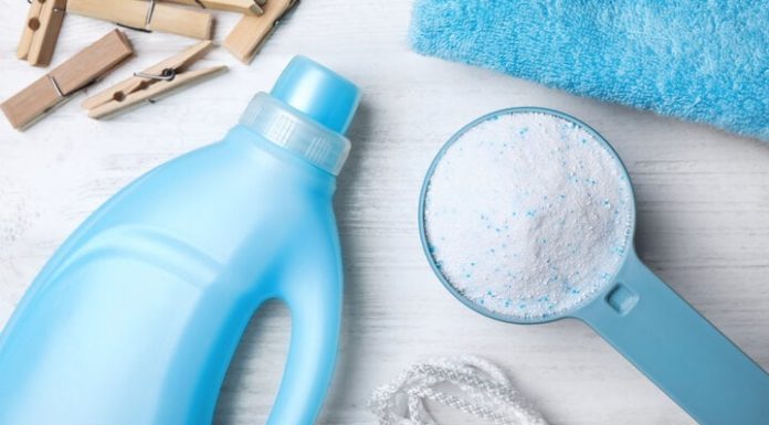 Which is better: laundry detergent or laundry powder?