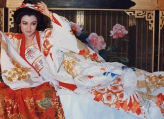 The Unique and Enchanting Noble Lady Who Captivated the Emperor’s Favor to the Point of “Bowing and Kneeling” – Who Was She?