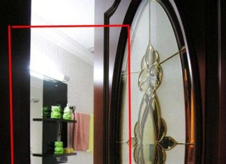 Should I Close the Bathroom Door? The Simple Answer Many People Get Wrong.