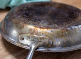 How to clean burnt stainless steel pot bottoms