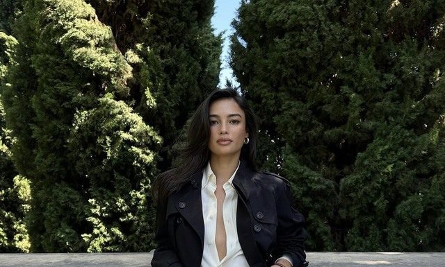 Freshen up your style with simple yet guaranteed-to-be-praised jeans.