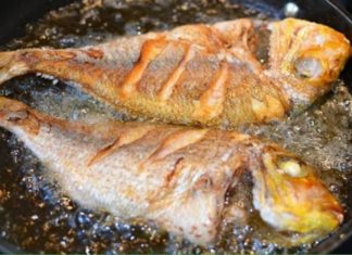Frying fish without pouring oil into the frying pan beforehand, add this ingredient without fear of splattering oil for a crispy and fragrant result