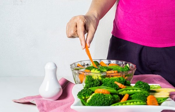 How to wash fruits and vegetables to remove pesticides?