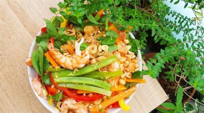 Delicious and Crunchy King Salad with Shrimp – A Mouthwatering Treat