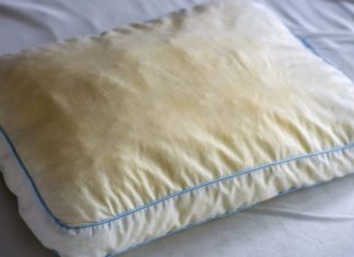 Soak Pillowcase in This Soap Water Mixture: Yellow Stain Gone, Looks Brand New
