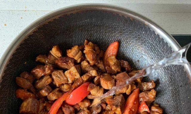 Cook Perfectly Tender Stew With Just a Spoonful of This Spice
