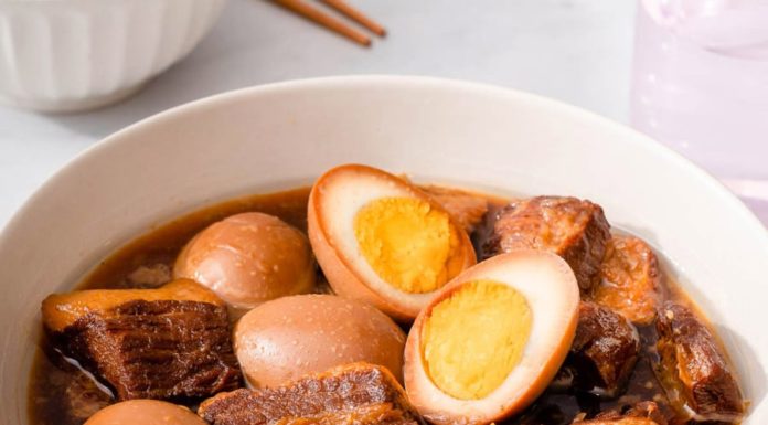 Should caramel or white sugar be added to Vietnamese caramelized pork? 99% of people asked answered incorrectly