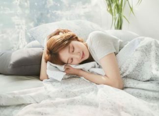 Just put the available ingredients in the kitchen behind your neck, treat insomnia extremely efficiently, don’t abuse sleeping pills.