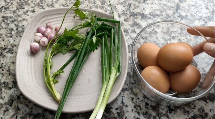 How to Make Perfectly Savory and Flavorful Fish Sauce Fried Eggs for Your Family