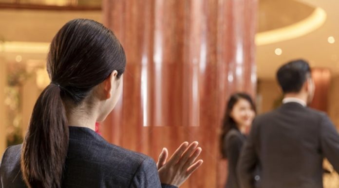 Hotel Receptionist Always Says No Vacancy When a Couple Arrives Late at Night, Why?