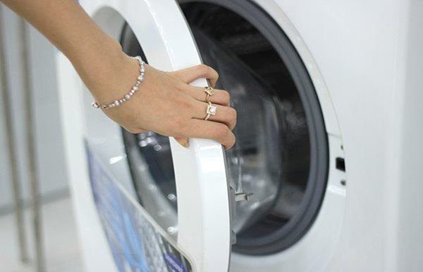 Should You Close the Lid After Laundry? Turns Out Many Households Have Been Doing It Wrong for Years