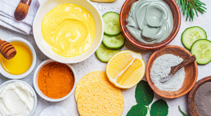 Brighten Even the Darkest Skin with a Lemon Honey Mask