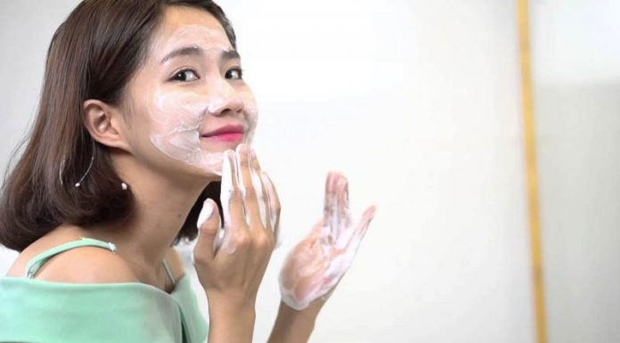 Post-Holiday Detox for Your Skin: 6 Simple Cleanse Steps You Must Try