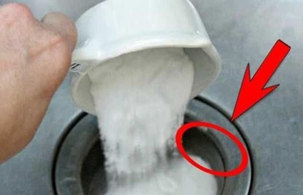 Pour a Bowl of This Down the Drain, Your Entire House Will Thank You! The Effects Are Immediate