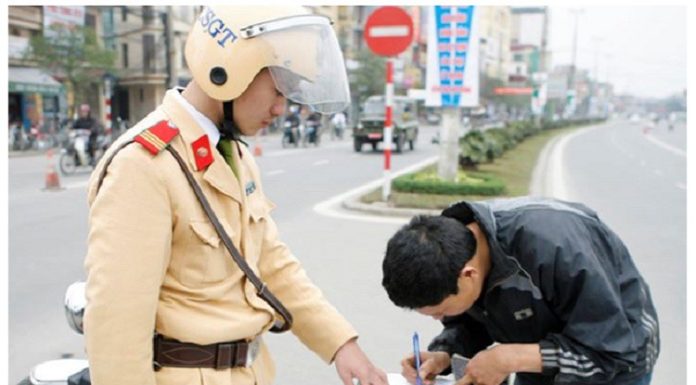 Is It Legal to Mount a Phone on a Motorbike? Latest Regulations and Penalties