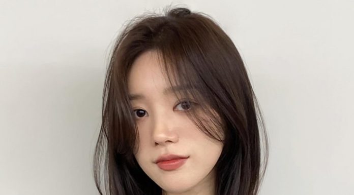 5 Agelessly Chic and Universally Flattering Straight Hairstyles