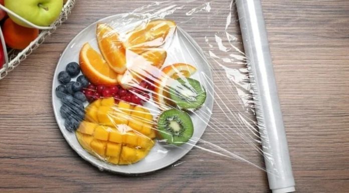 The Right Way to Use Plastic Wrap, Guaranteed to Keep Food Safe