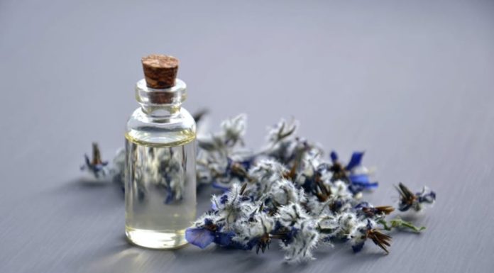 5 DIY Essential Oil Face Masks For Healthy, Glowing Skin