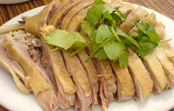 A Few Drops of This Spice Will Remove the Fishy Smell from Boiled Duck, Making It Delicious and Flavorful