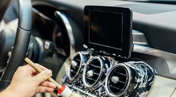 5 Steps for Maintaing a Clean, Fresh-Smelling Car Interior