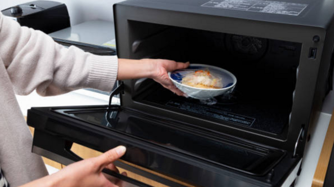 Should You Microwave Food Covered or Uncovered?
