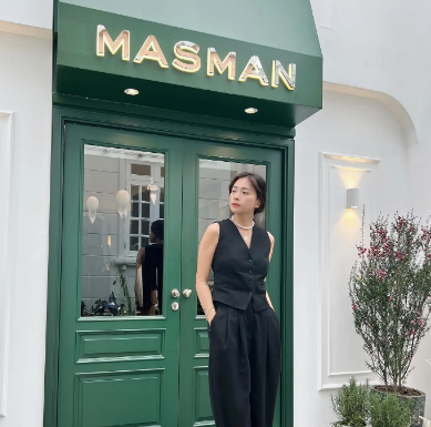 4 Ageless Pants Styles Worn by Fashionable Women Over 40