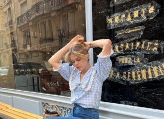 5 French Style Tops to Pair with Jeans for a Timeless and Chic Look