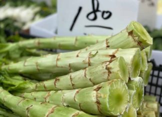 Old vegetable that no one wanted is now a delicacy that everyone loves. When cooked with shrimp soup, it tastes really great.
