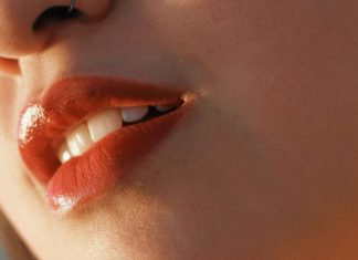 How to Make Your Lip Gloss Last Longer: Tips for Keeping Your Lips Moisturized and Luscious