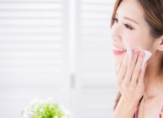 Effortless At-Home Makeup Removal with Natural Ingredients