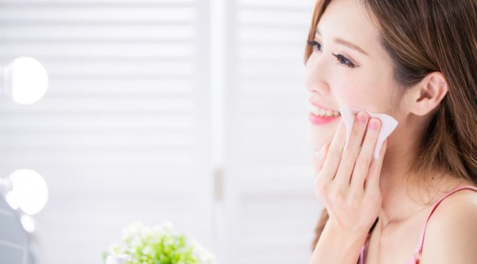 Effortless At-Home Makeup Removal with Natural Ingredients