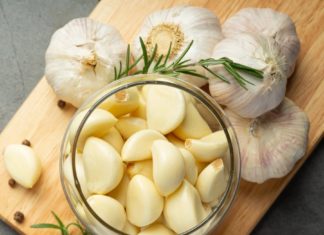 Garlic Hands Begone: The Ultimate Odor-Eliminating Guide, No Soap Required