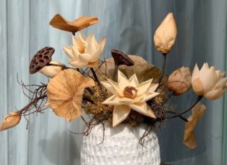 Should You Decorate with Dried Flowers for Tet? Tips for Using Dried Flowers Indoors