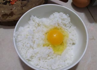 How Mixing Rice With Eggs Before Frying Yields Better Results
