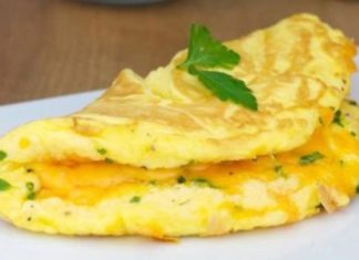 Add These ‘Secret’ Ingredients To Your Omelet For A Much Fluffier, Creamier, More Flavorful Dish