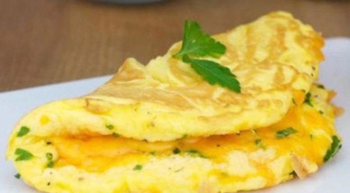 Add These ‘Secret’ Ingredients To Your Omelet For A Much Fluffier, Creamier, More Flavorful Dish