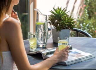 10 Health and Beauty Benefits of Drinking Lemon Water Every Day