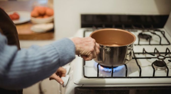 Why You Should Never Put a Just-Washed Pot Back on the Gas Stove