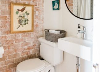 Why Do Toilets Usually Smell During the Rainy Season? How to Deal With It Effectively