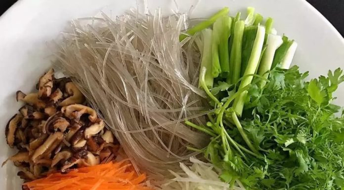 Master Chef Reveals Secret to Stir-Frying Perfect Noodles: Effortless Fluffiness, Even for Beginners