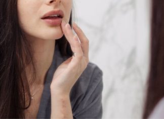 8 Honey Lip Scrubs for Luscious, Kissable Lips