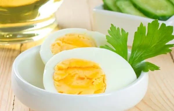 What Happens To Your Body When You Eat 1 Egg Every Morning? Should You Ditch the Yolk?