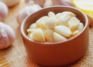 Lightning-Fast Garlic Peeling Secrets: Unlock the Odorless Delicacy